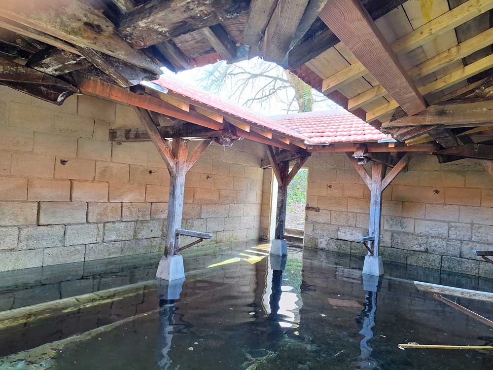  À Prignac-et-Marcamps, le lavoir de Nolly fait « peau neuve » !